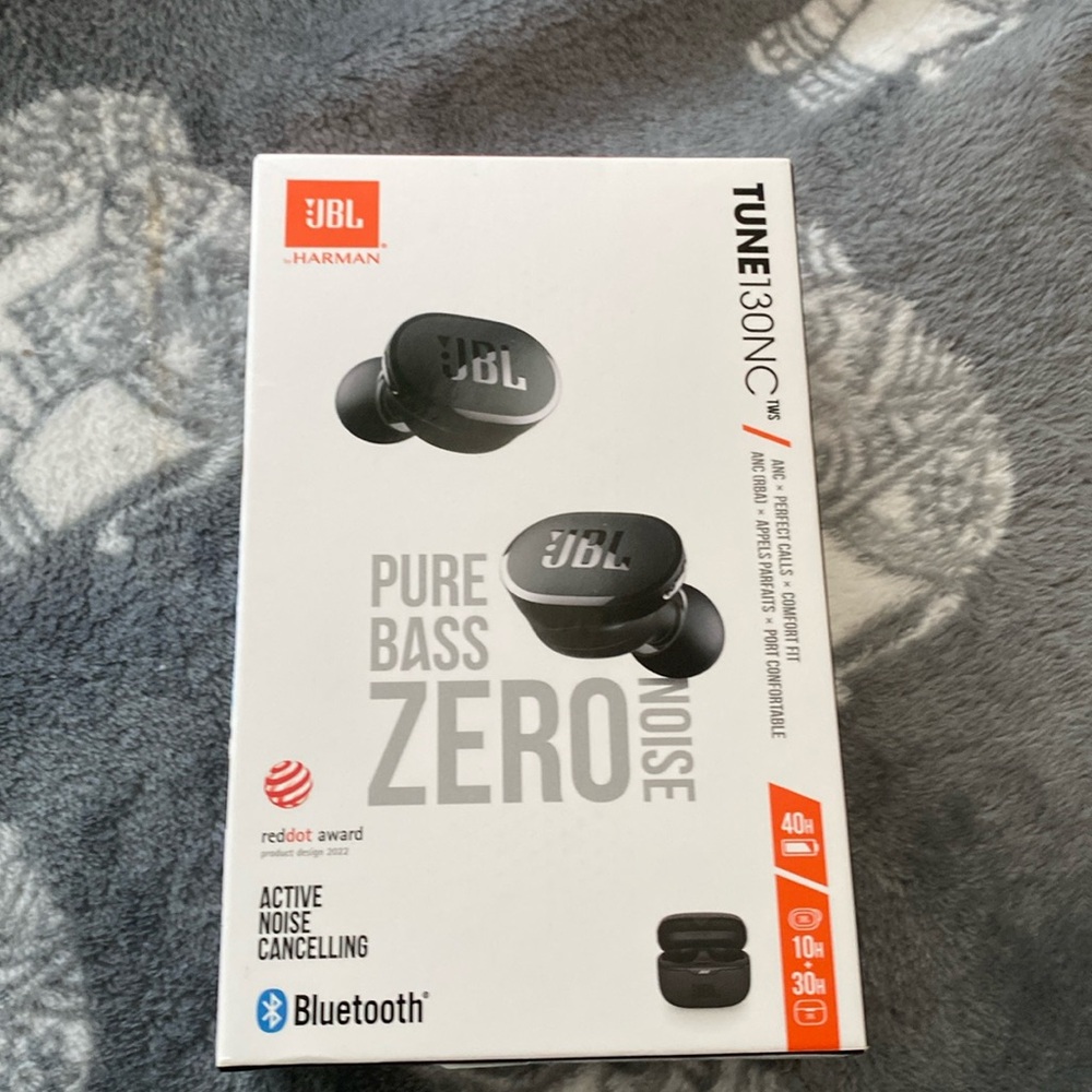 Jbl tune 130nc all black brand new still in package